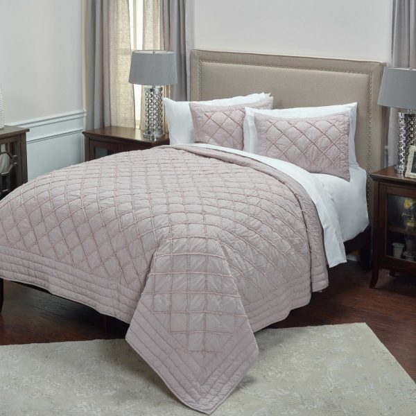 Rizzy BQ4235 Wren Blossom Bedding on Sale