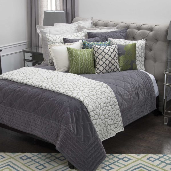 Rizzy BQ4192 Collin Gray Bedding Hot on Sale